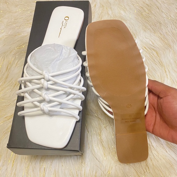 Shop Official Bee Cute Women’s Sandals - Picture 4 of 5